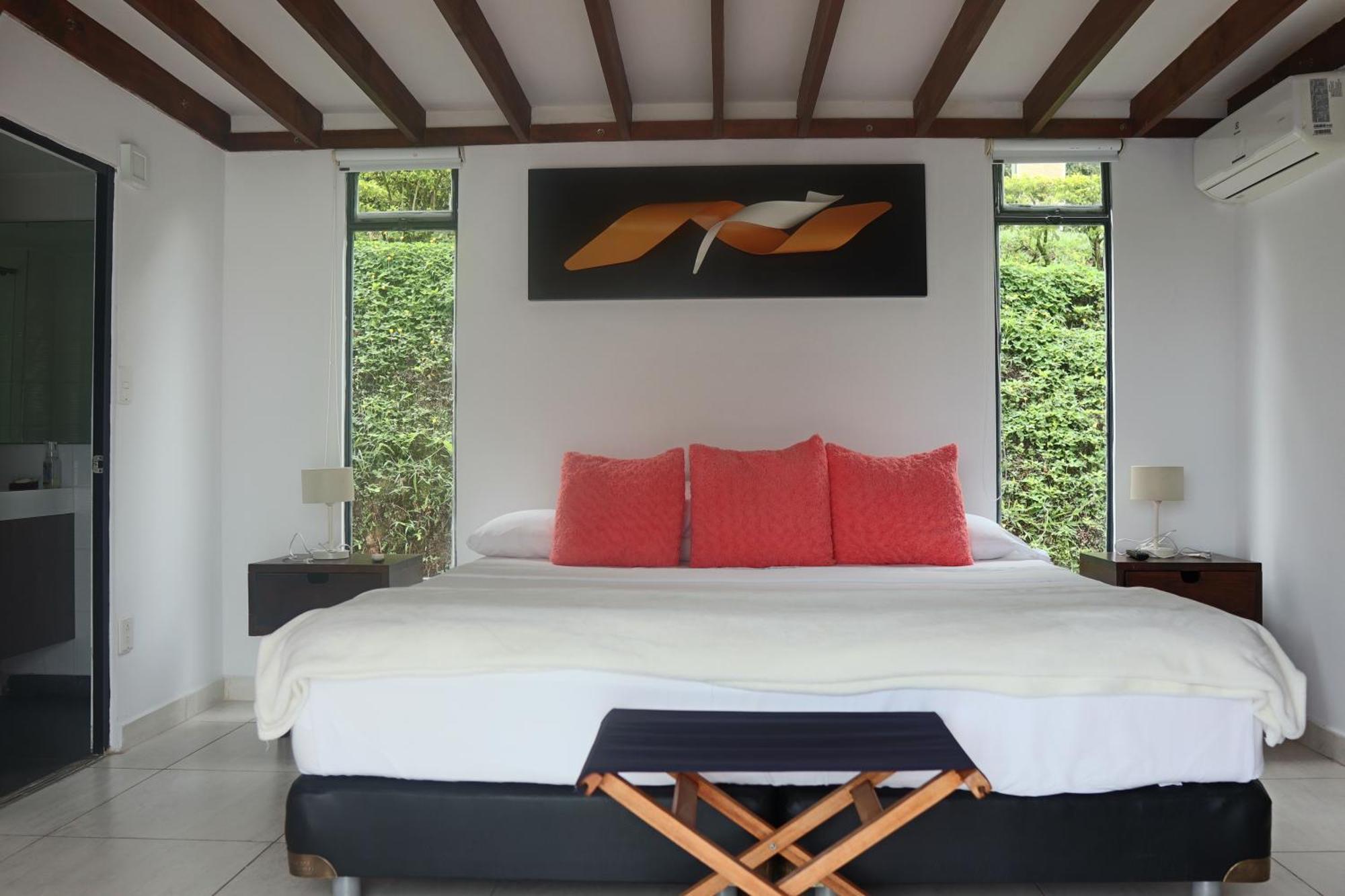 Hotel Syvanna Wellness And Spa Cerritos Eksteriør bilde